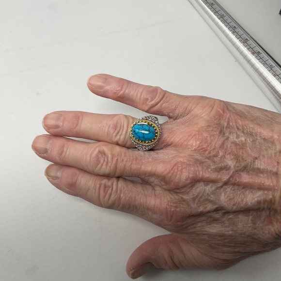 Turquoise ring with silver/gold electroplated band, size 10 - Picture 4 of 6